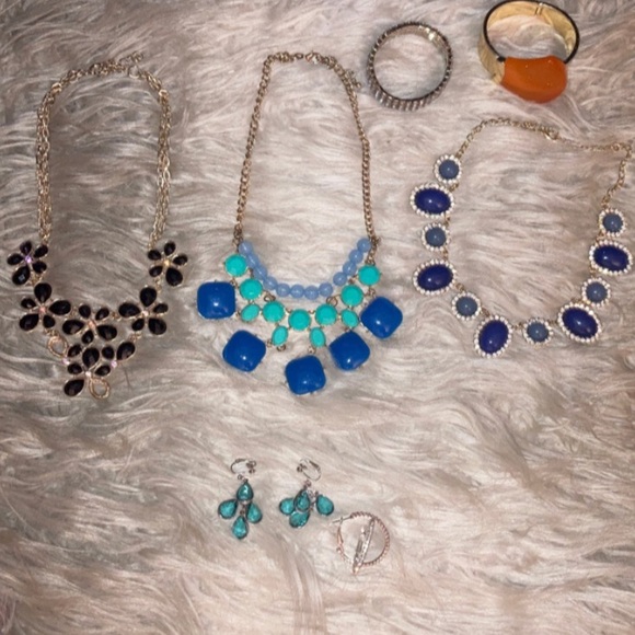 Fashion/statement jewelry - Picture 5 of 7